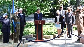 U.N. honors fallen peacekeepers at N.Y. ceremony