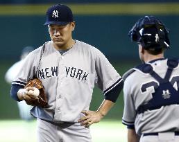 Tanaka roughed up again in Yankees' win