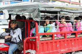 Cross-border commuting between Myanmar, Thailand