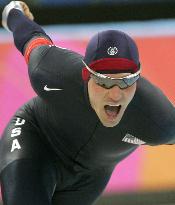 Hedric wins men's 5,000m speed skating