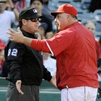Angels manager ejected over arguing call on Matsui