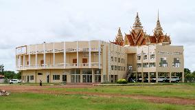 Ex-Khmer Rouge leader says will unveil new secrets at trial