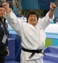 (2)Japan's Tsukada wins Olympic judo