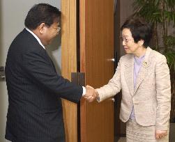 (1)Japan tells Myanmar of aid suspension over Suu Kyi
