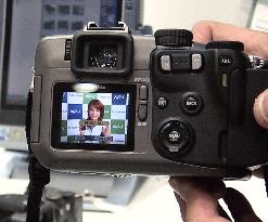 Fuji Photo Film develops new digital camera prototype