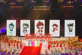 Beijing unveils mascots for 2008 Olympics