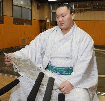 Asashoryu back in action on west for New Year tourney