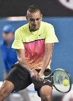 Kyrgios advances to quarterfinal