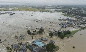 Torrential rain causes floods in eastern Japan