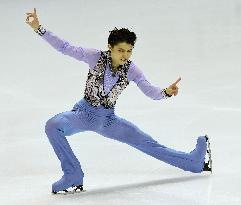 Hanyu takes lead with season's highest score in Grand Prix Final SP