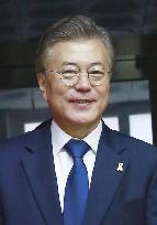 S. Korea's Moon calls for "official apology" over comfort women