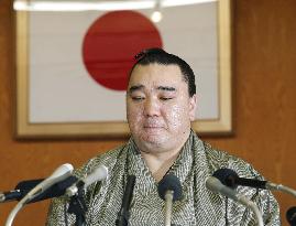 Sumo: Grand champion Harumafuji retires over assault