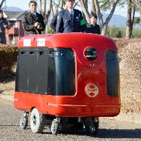 Self-driving robot for parcel delivery