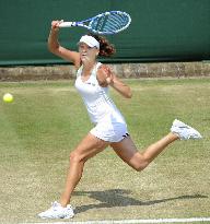 Poland's Radwanska advances to quarterfinals at Wimbledon