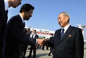 N. Korea premier visits China