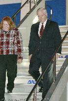 U.S. Defense Secretary Gates arrives in Japan