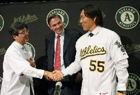 Matsui signs 1-yr deal with A's