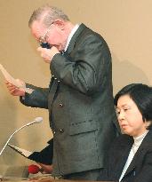 (4)Jenkins arrives in Niigata for new life with family