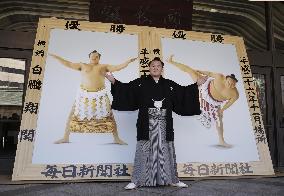 Yokozuna Hakuho aims for his 33rd tourney title