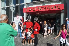 F.A.O. Schwarz to close flagship store on NY's 5th Ave.