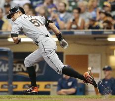 Ichiro singles against Brewers
