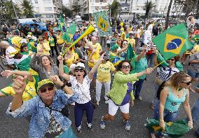 Protesters rally in Rio against Rousseff