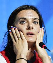 Olympics: Isinbayeva announces retirement