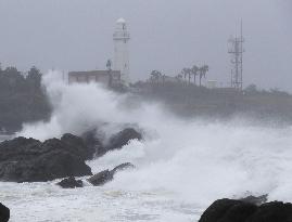 Powerful typhoon in Japan