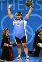 (2)Iran wins gold in Olympic weightlifting