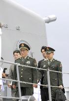 Chinese Defense Minister Cao Gangchuan visits Japanese warship