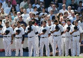 Yankees' members pray for Sept. 11 victims