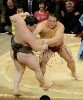 Record-chasing Hakuho's winning streak ends at 63