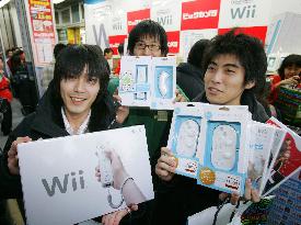 Nintendo's new game console Wii debuts in Japan