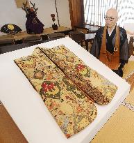 Hideyoshi's surcoat shown to press before exhibition