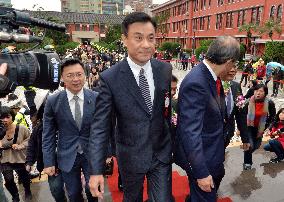 aiwan's new legislature convenes