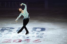 Hanyu performs at exhibition gala of world c'ships