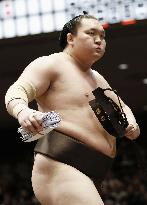 Sumo: Hakuho makes another mark in record books with 880th win