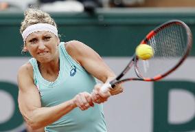 Bacsinszky drops out of French Open