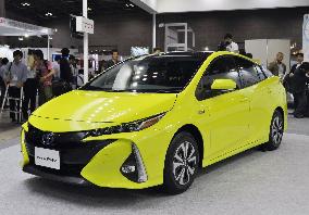 Toyota's new Prius PHV unveiled in Japan