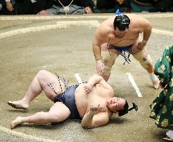 New Year Grand Sumo Tournament 4th day