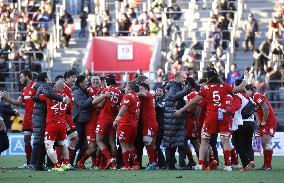 Rugby: Kobe Steel hammer Suntory to take Top League title