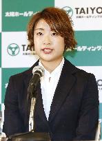 Badminton: Okuhara turning pro