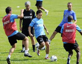 Nagatomo trains for 2nd season at Inter