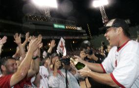 Matsuzaka gets 15th win, Red Sox clinch AL East title