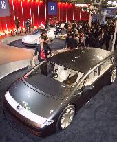 (2)Tokyo Motor Show opens to media