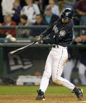 (11)Ichiro breaks MLB record for hits in a season