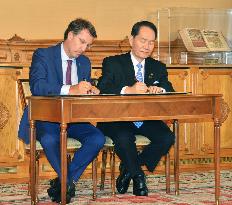 Japan's Kagawa Pref. signs cooperation pact with Spain's Galicia