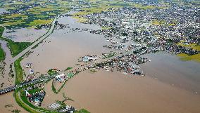 Japan struggles with floods for 2nd day