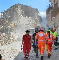 M6.2 quake hits central Italy