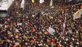 Up to 1 million S. Koreans rally to demand Park's resignation